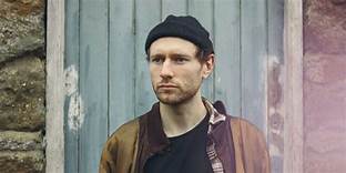 Artist Novo Amor